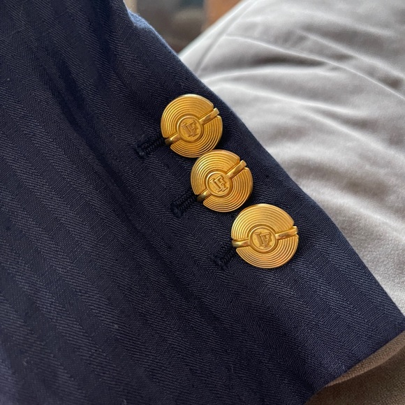 Louis Feraud Blazer - Picture 5 of 9